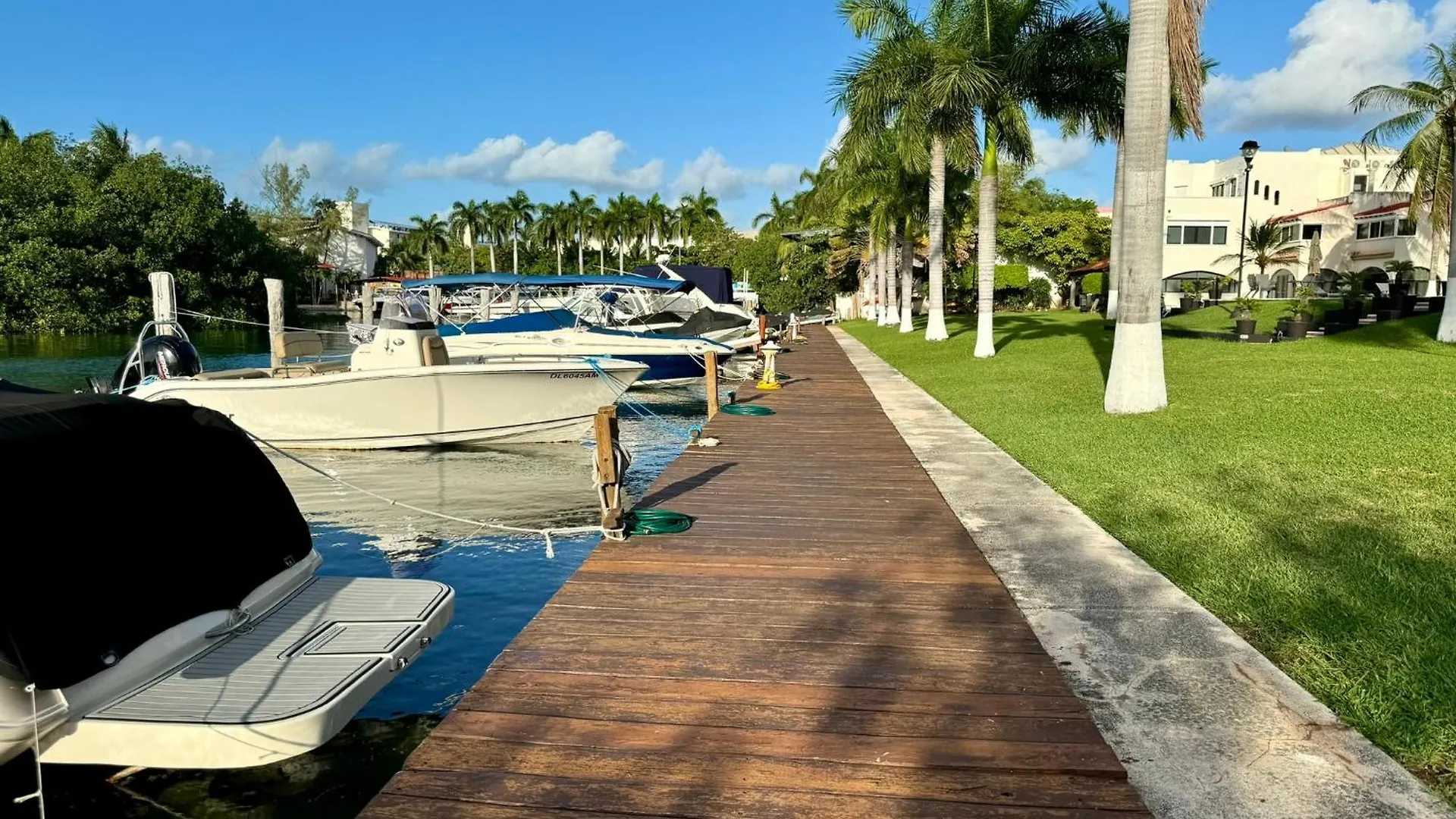 4Br House W/ Great Location & Pool! Villa Cancun Mexico